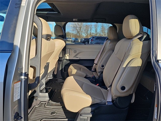 2021 Toyota Sienna XLE 7 Passenger