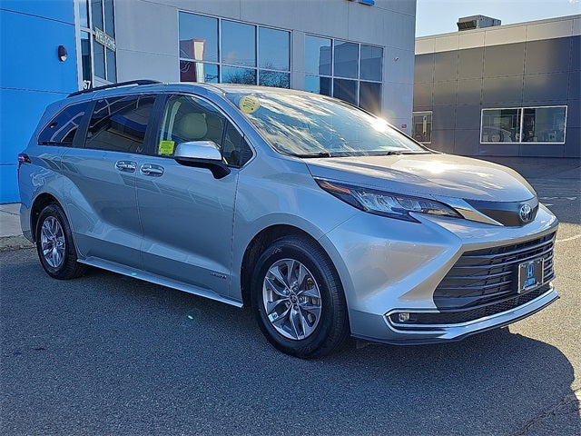 2021 Toyota Sienna XLE 7 Passenger