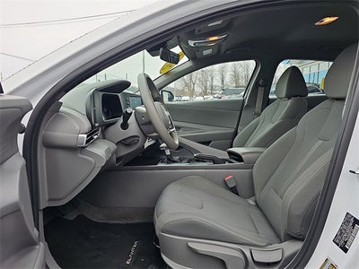 2024 Hyundai Elantra SE