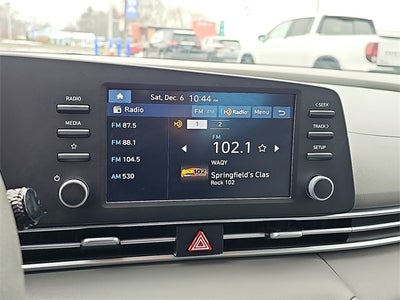 2024 Hyundai Elantra SE