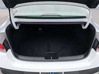 2024 Hyundai Elantra SE