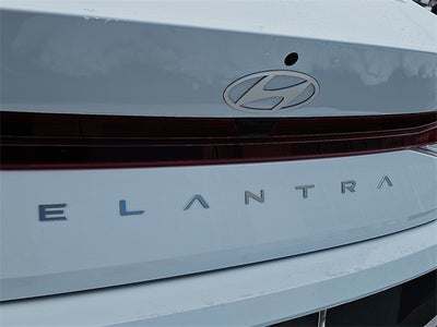 2024 Hyundai Elantra SE