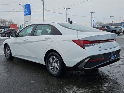 2024 Hyundai Elantra SE